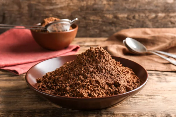 Piatto con cacao in polvere — Foto Stock