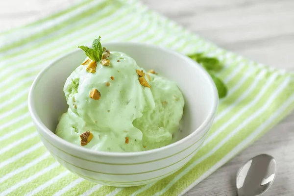 Delicioso helado de pistacho — Foto de Stock