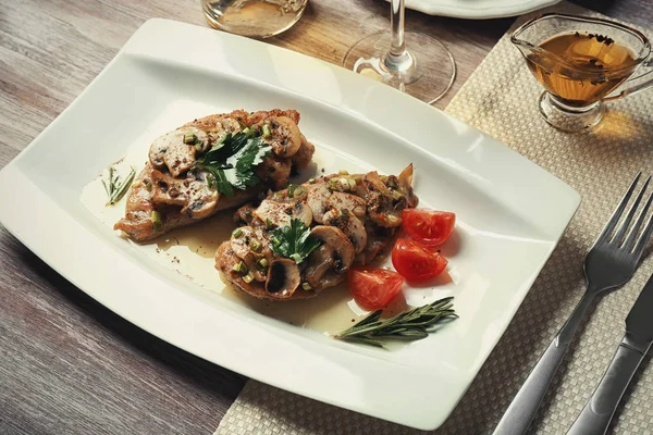 Marsala de poulet savoureux — Photo