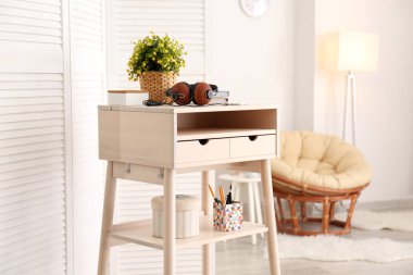 Modern stand-up Resepsiyon