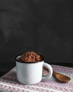 Kakao tozu ile metal kupa 