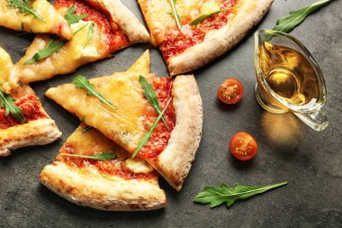 Lezzetli pizza dilimleri  