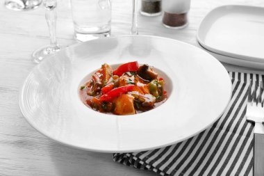 Tavuk cacciatore plakalı 