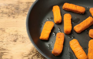 Peynirli çubuk ile pan  