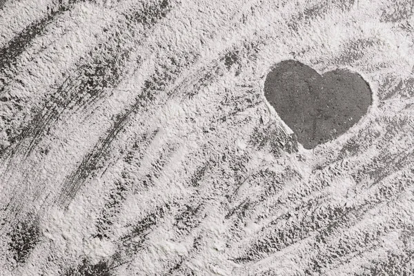 Herz auf Mehl gemalt — Stockfoto
