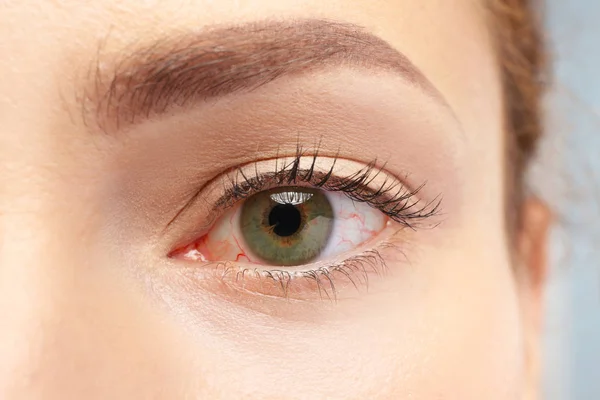 Hnědooká ženské oko — Stock fotografie