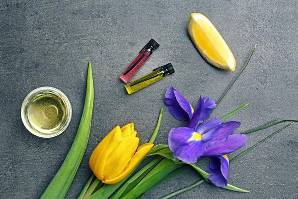 Beautiful composition with perfume samples — Stock Photo, Image