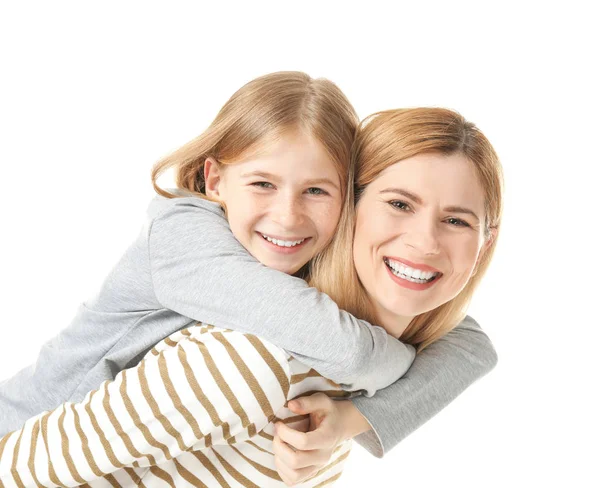 Mãe e filha feliz no fundo branco — Fotografia de Stock