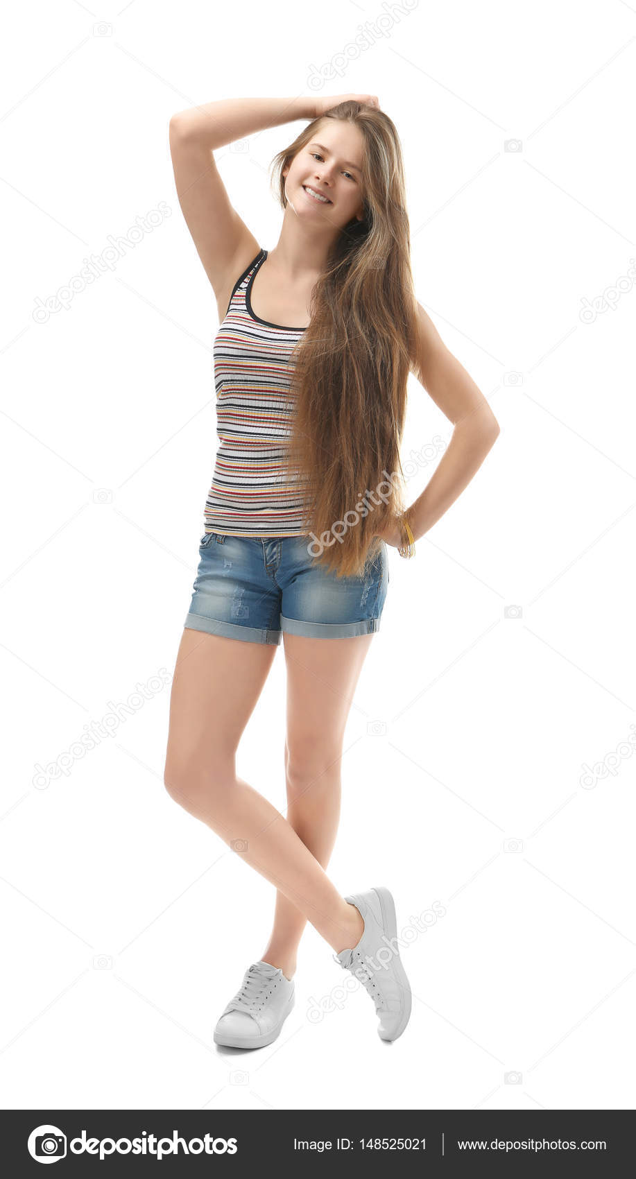 Teen In Shorts Pics