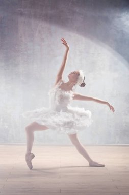 genç güzel balerin