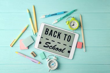 Tablet ve ileti örneği tablo, üstten görünüm