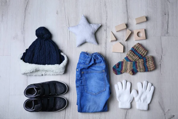 Vestiti e accessori per bambini — Foto Stock