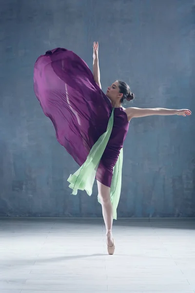 Молодий красиві балерина — стокове фото