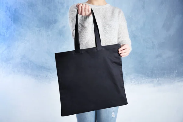 Woman with shopping bag — Stock Photo, Image