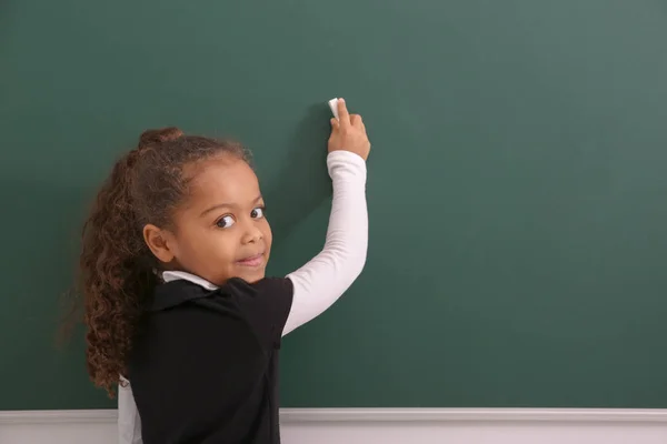 Söta afro-amerikanska tjejen — Stockfoto