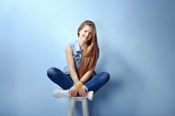 Pretty teenager girl — Stock Photo, Image