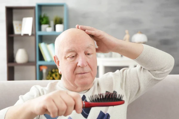 Homem careca sénior — Fotografia de Stock