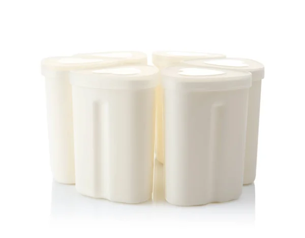 Пластиковые чашки для приготовления йогурта — стоковое фото