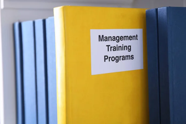 Książka zarządzanie programów szkoleniowych — Zdjęcie stockowe