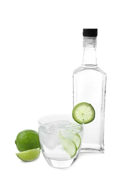 Glas en fles tequila — Stockfoto