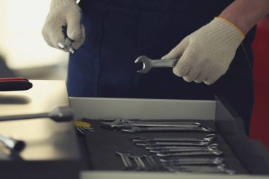 Otomatik mekanik araçları seçme