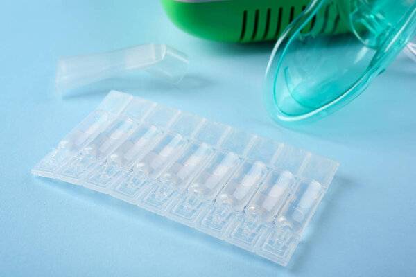 Ампулы с лекарством для ингаляционной терапии
