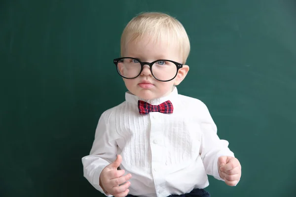 Pequeno menino bonito — Fotografia de Stock