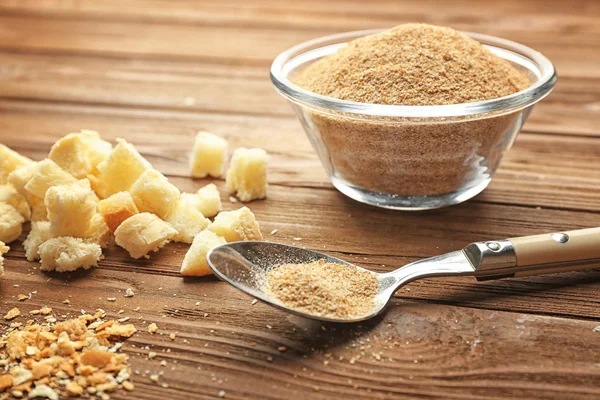 Bowl of bread crumbs and croutons — Stock Photo, Image