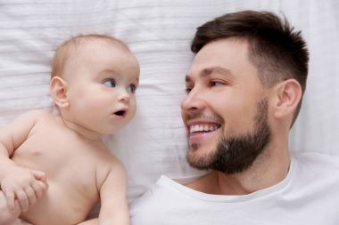 Şirin bebek kızı ile yalan baba  