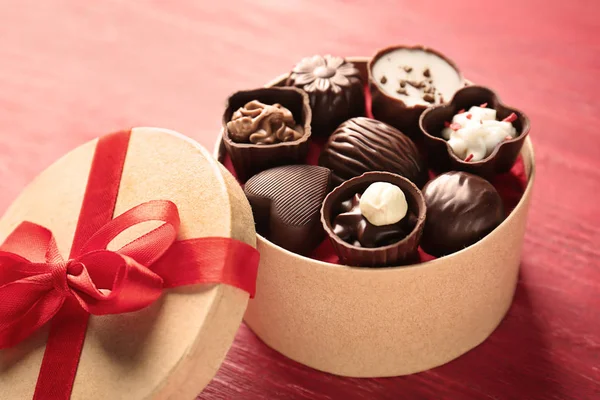 Caixa de presente com deliciosos doces — Fotografia de Stock