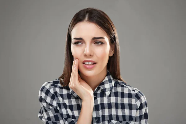 Young woman suffering from toothache — Stock Photo, Image