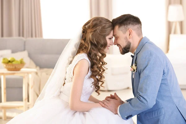 Happy wedding couple — Stock Photo, Image