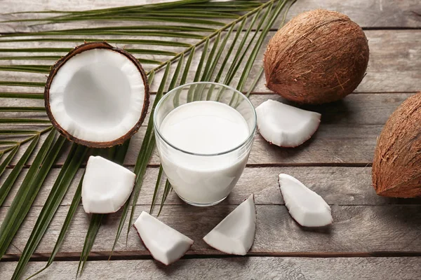 Composition with tasty coconut milk — Stock Photo, Image