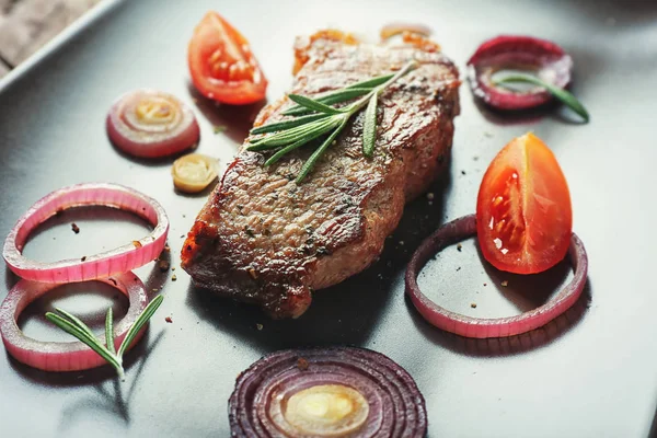 Heerlijke gegrilde steak — Stockfoto