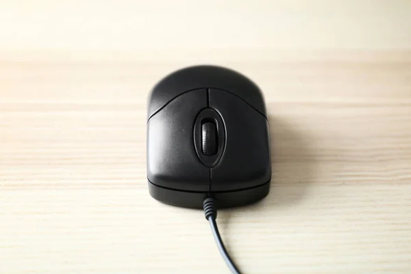 Kablolu siyah mouse — Stok fotoğraf