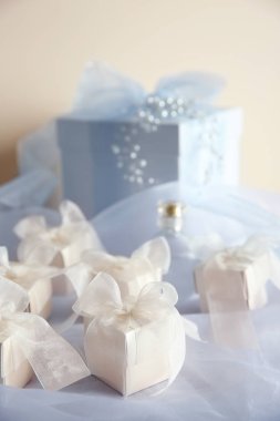 Organze düğün günü için hediye kutuları