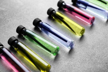 Parfüm örnekleri gri