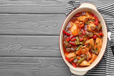 Lezzetli tavuk cacciatore