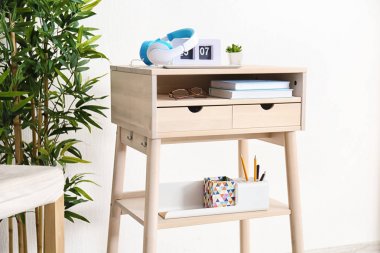 Modern stand-up Resepsiyon