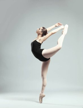 Genç güzel balerin dans