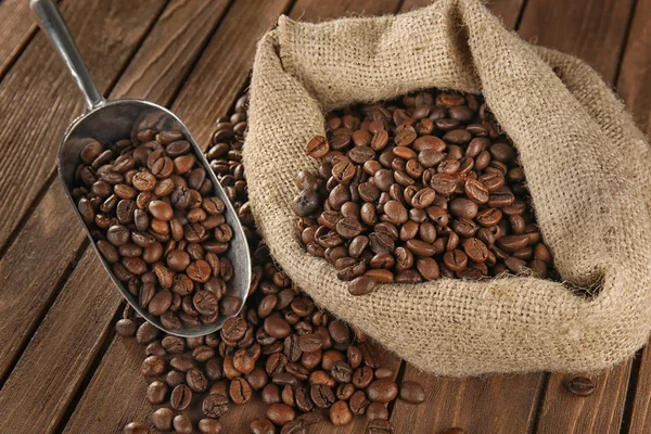 Worek z ziarnem kawy — Zdjęcie stockowe