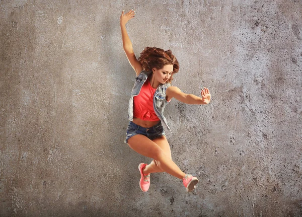 Bailarina de Hip Hop femenina — Foto de Stock