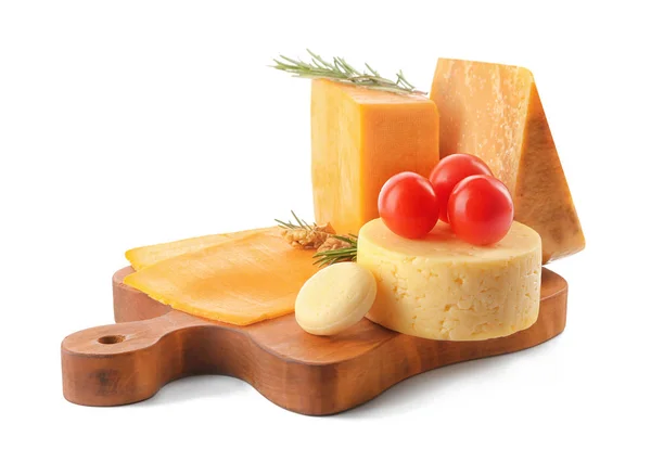 Tablero con variedad de queso — Foto de Stock