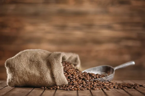 Beutel mit Kaffeebohnen — Stockfoto