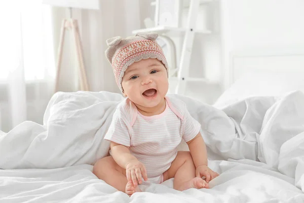 Schattige kleine baby — Stockfoto