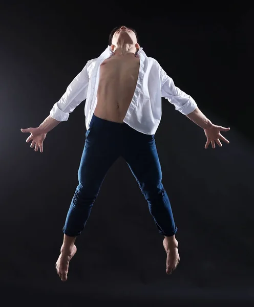 Guapo joven bailarín de ballet —  Fotos de Stock