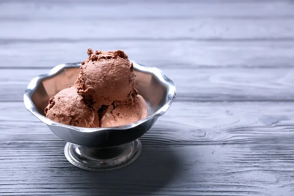 Sabroso helado en tazón — Foto de Stock