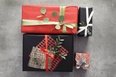 dizi farklı hediye kutusu