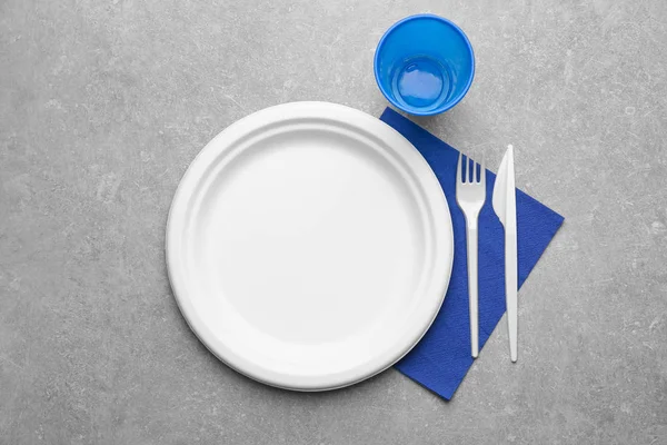 白色塑料一次性餐具 — 图库照片