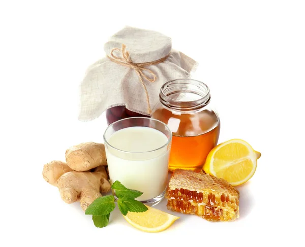 Ingredientes naturales para el remedio para la tos — Foto de Stock
